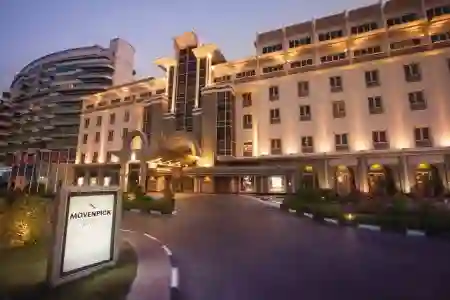 Mövenpick Hotel & Apartments Bur Dubai 1