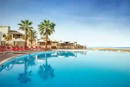 The Cove Rotana Resort 4