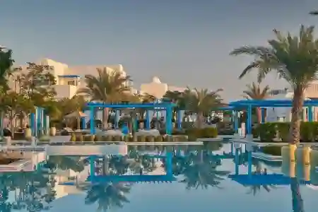 Hilton Salwa Beach Resort & Villas 5